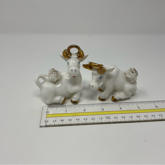 VINTAGE CERAMIC BULL SALT AND PEPPER SET - Picture 4 of 4